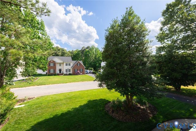 354 Enon Oaks Ln, Chester, VA 23836