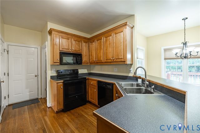 354 Enon Oaks Ln, Chester, VA 23836