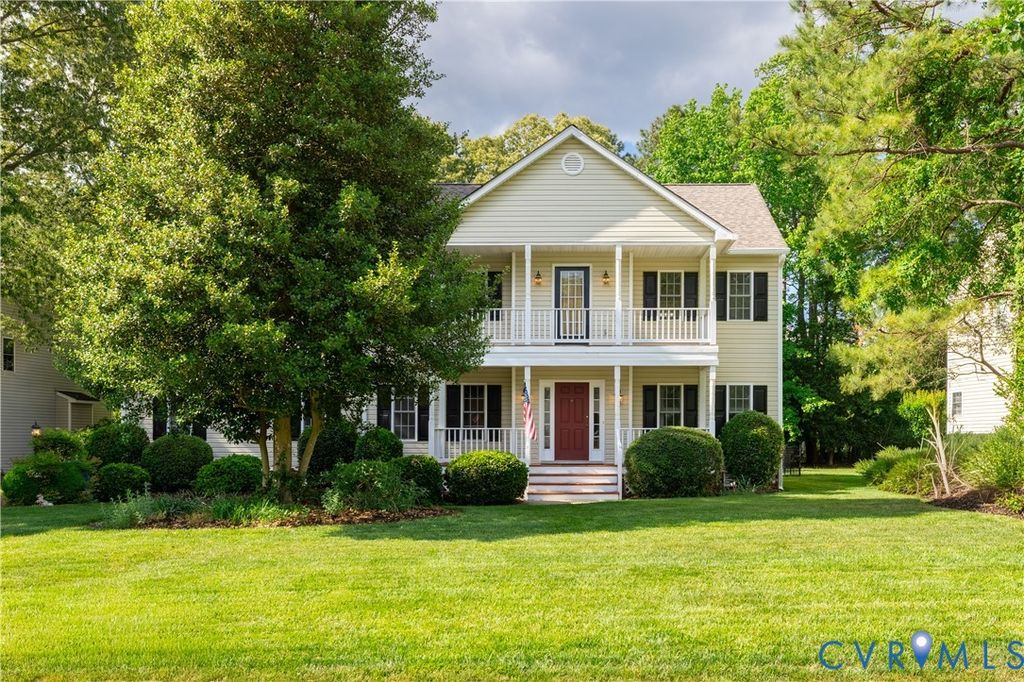 354 Enon Oaks Ln, Chester, VA 23836