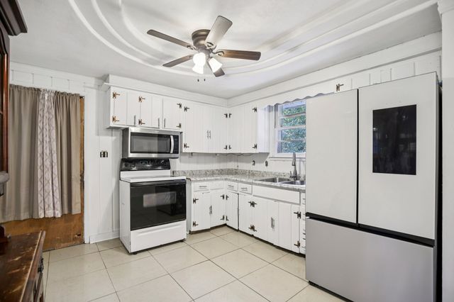3213 Cloverwood Dr, Nashville, TN 37214