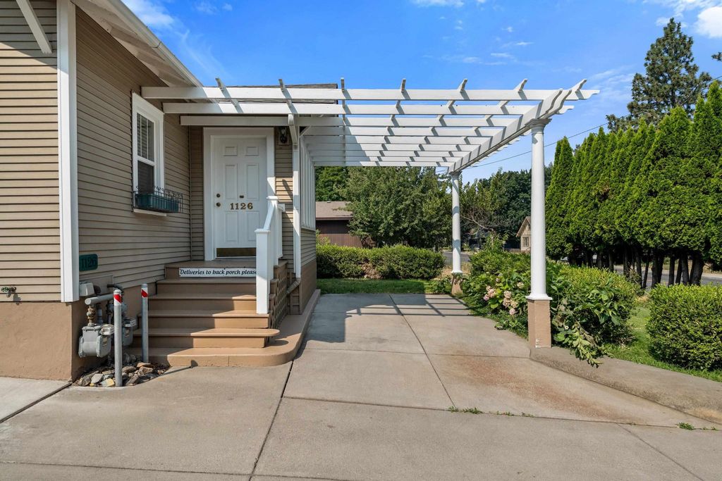 1126 E 29th Ave, Spokane, WA 99203 photo 3