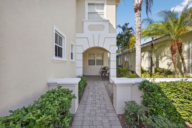 166 Isle Verde Way, Palm Beach Gardens, FL 33418