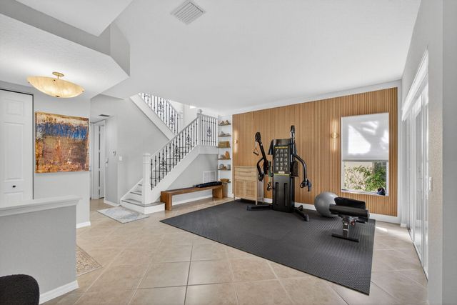 166 Isle Verde Way, Palm Beach Gardens, FL 33418