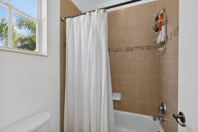 166 Isle Verde Way, Palm Beach Gardens, FL 33418