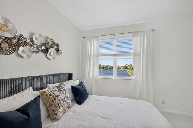 166 Isle Verde Way, Palm Beach Gardens, FL 33418