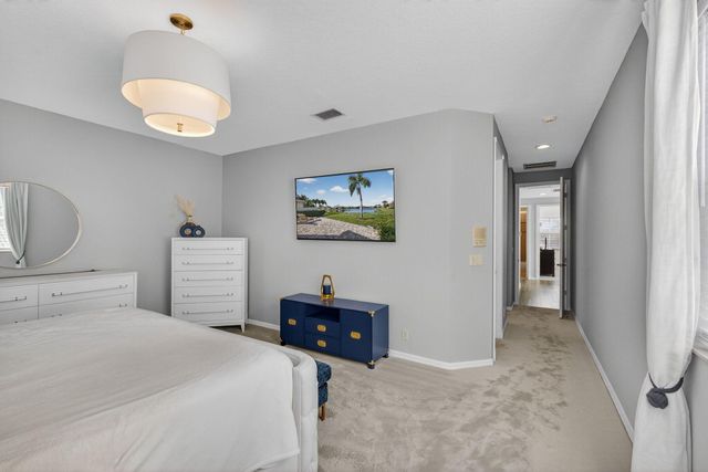 166 Isle Verde Way, Palm Beach Gardens, FL 33418