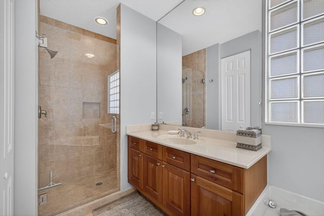 166 Isle Verde Way, Palm Beach Gardens, FL 33418