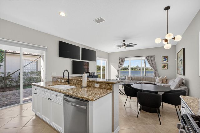 166 Isle Verde Way, Palm Beach Gardens, FL 33418