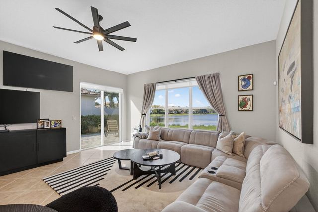 166 Isle Verde Way, Palm Beach Gardens, FL 33418