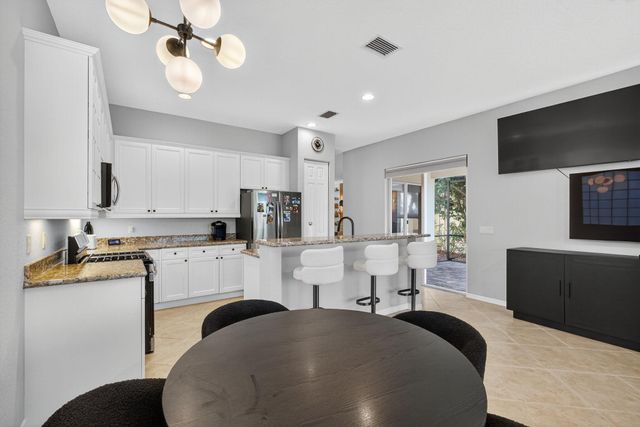 166 Isle Verde Way, Palm Beach Gardens, FL 33418