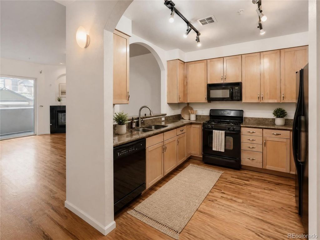 1489 N Steele Street 114, Denver, CO 80206