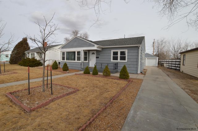 1733 E D ST, Torrington, WY 82240