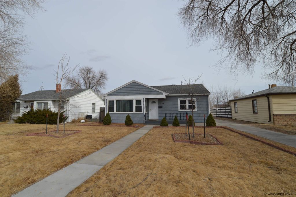 1733 E D ST, Torrington, WY 82240