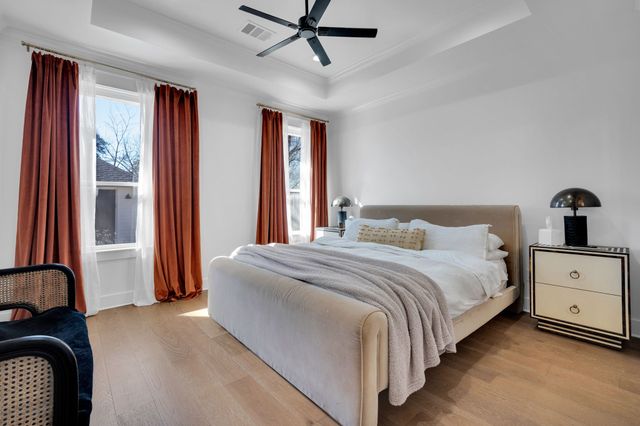 512 E Parks Avenue, Waxahachie, TX 75165