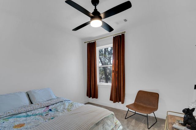 512 E Parks Avenue, Waxahachie, TX 75165