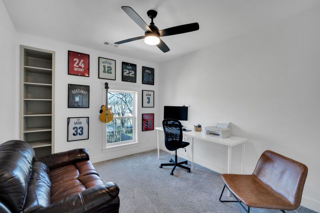 512 E Parks Avenue, Waxahachie, TX 75165