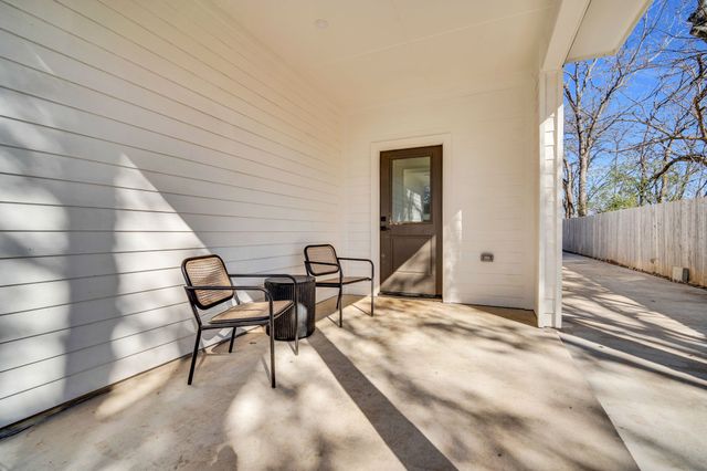 512 E Parks Avenue, Waxahachie, TX 75165