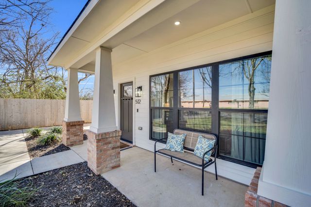 512 E Parks Avenue, Waxahachie, TX 75165