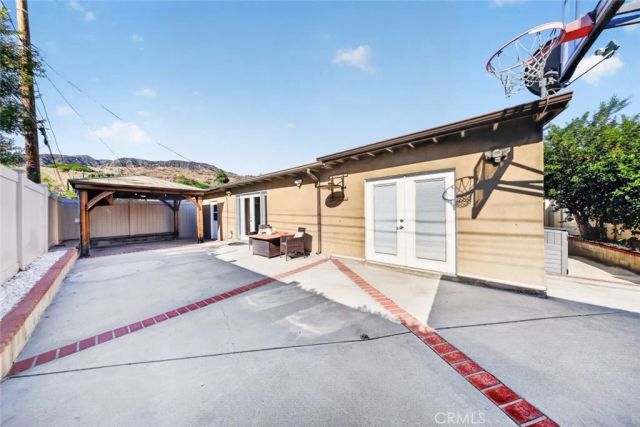 11123 Odell Avenue, Sunland, CA 91040
