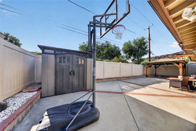 11123 Odell Avenue, Sunland, CA 91040