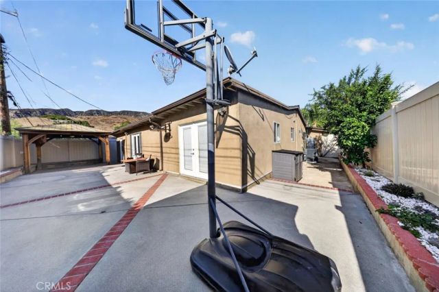 11123 Odell Avenue, Sunland, CA 91040