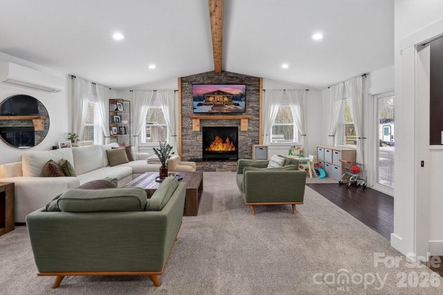 603 W Wilson Avenue, Mooresville, NC 28115