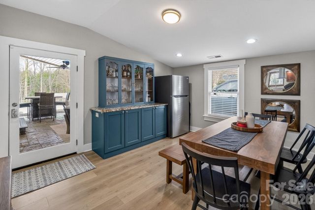 603 W Wilson Avenue, Mooresville, NC 28115