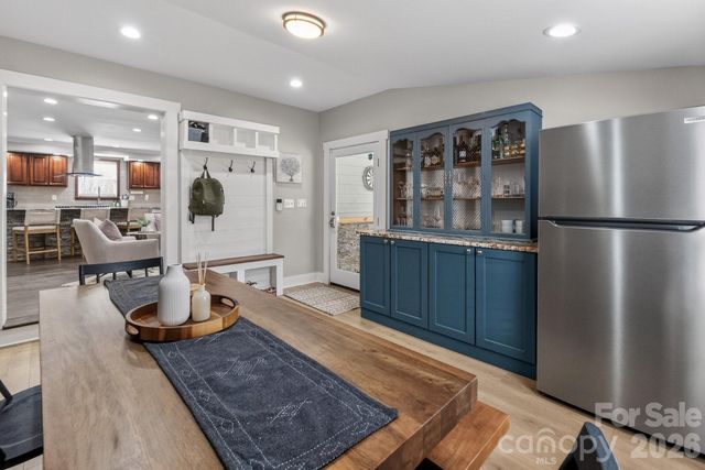 603 W Wilson Avenue, Mooresville, NC 28115