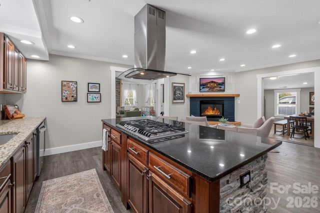 603 W Wilson Avenue, Mooresville, NC 28115