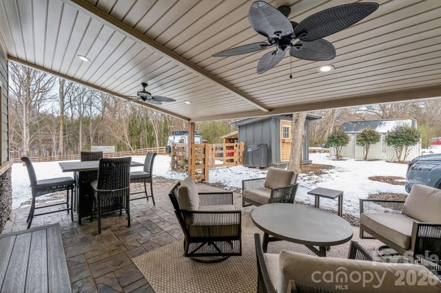 603 W Wilson Avenue, Mooresville, NC 28115