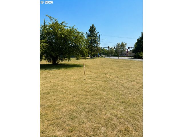ROYAL Ave 2, Eugene, OR 97402