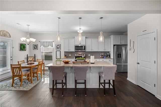 1325 Red Deer Drive, Kernersville, NC 27284