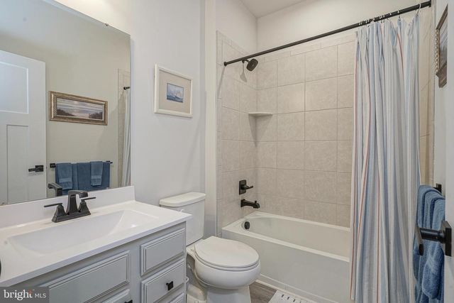 614 VAN BUREN CT, Swedesboro, NJ 08085