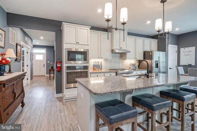 614 VAN BUREN CT, Swedesboro, NJ 08085