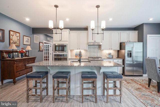 614 VAN BUREN CT, Swedesboro, NJ 08085