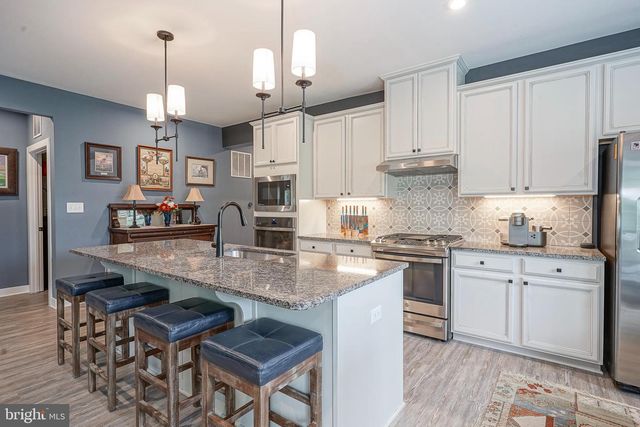 614 VAN BUREN CT, Swedesboro, NJ 08085