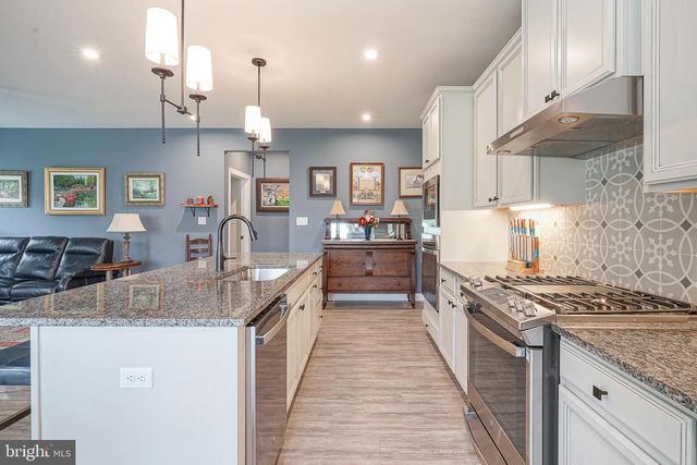 614 VAN BUREN CT, Swedesboro, NJ 08085
