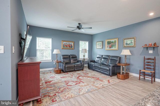 614 VAN BUREN CT, Swedesboro, NJ 08085