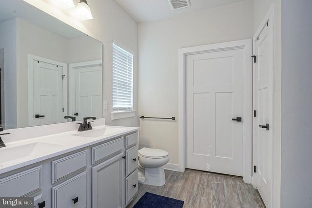 614 VAN BUREN CT, Swedesboro, NJ 08085