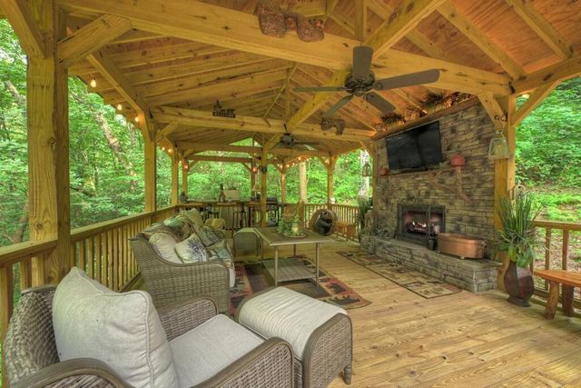 685 Chopped Oak Road, Ellijay, GA 30540