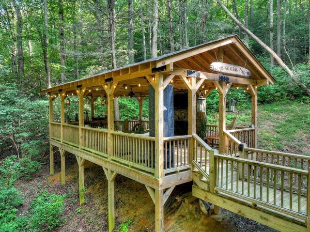 685 Chopped Oak Road, Ellijay, GA 30540