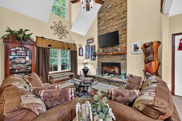 685 Chopped Oak Road, Ellijay, GA 30540