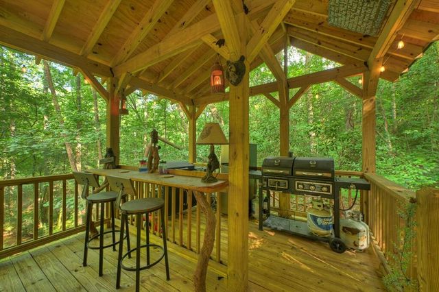 685 Chopped Oak Road, Ellijay, GA 30540