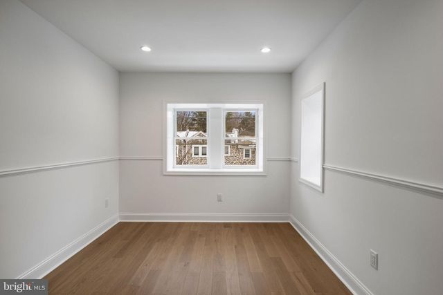 229 W GORGAS LN, Philadelphia, PA 19119