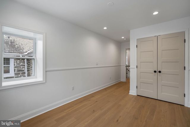 229 W GORGAS LN, Philadelphia, PA 19119