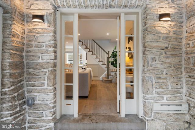 229 W GORGAS LN, Philadelphia, PA 19119