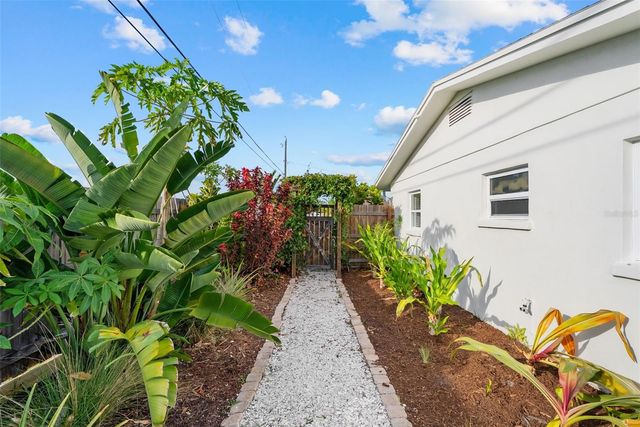 3870 STERLING ROAD, Venice, FL 34293