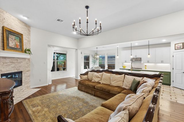 7613 Turnback Ledge TRL, Lago Vista, TX 78645