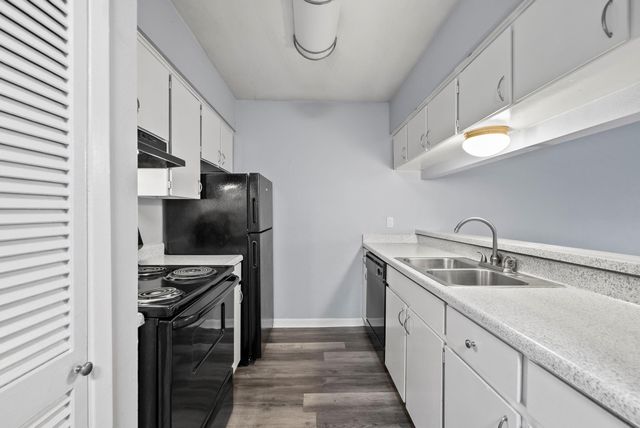 3802 E Nasa Road, Seabrook, TX 77586