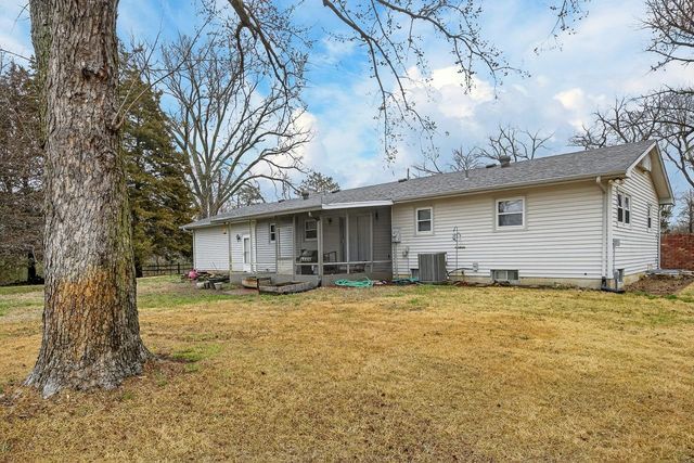 1155 N Oliver Rd, Belle Plaine, KS 67013